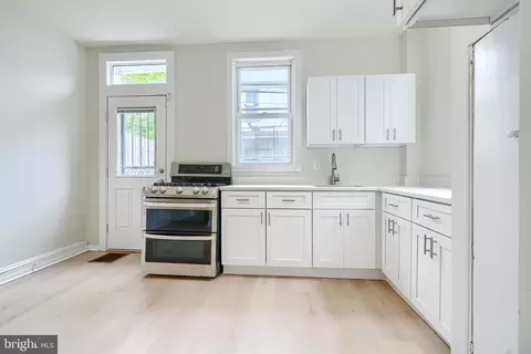 Entry Way - 612 Cator Ave, Baltimore, MD 21218 photo 5 of 7