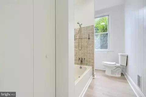 Entry Way - 612 Cator Ave, Baltimore, MD 21218 photo 6 of 7