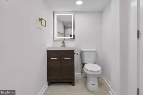 Bath - 5305 Barbara Ave, Baltimore, MD 21206 photo 9 of 9