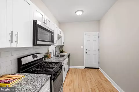 Entry Way - 1603 Clifton Ave, Baltimore, MD 21217 photo 5 of 10
