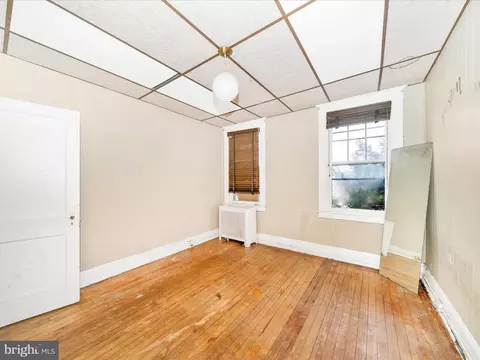 Bedroom - 3805 Harlem Ave, Baltimore, MD 21229 photo 7 of 10