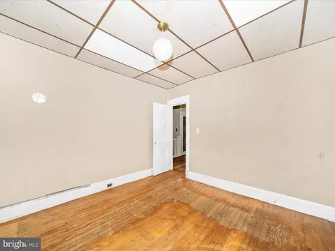 Bedroom - 3805 Harlem Ave, Baltimore, MD 21229 photo 2 of 10