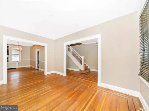 Living - 3805 Harlem Ave, Baltimore, MD 21229 photo 4 of 4