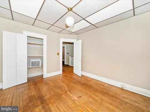 Bedroom - 3805 Harlem Ave, Baltimore, MD 21229 photo 6 of 10