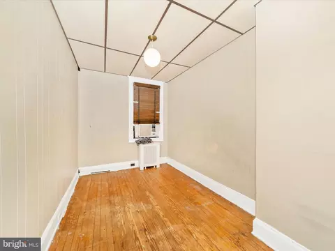 Bedroom - 3805 Harlem Ave, Baltimore, MD 21229 photo 4 of 10