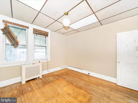 Bedroom - 3805 Harlem Ave, Baltimore, MD 21229 photo 1 of 10