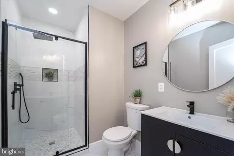 Bath - 1005 Union Ave, Baltimore, MD 21211 photo 2 of 5