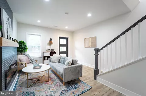 Entry Way - 1005 Union Ave, Baltimore, MD 21211 photo 3 of 15