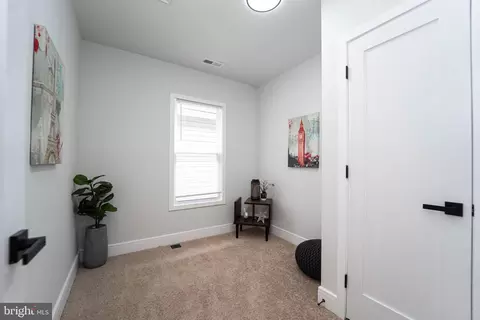 Entry Way - 1005 Union Ave, Baltimore, MD 21211 photo 12 of 15