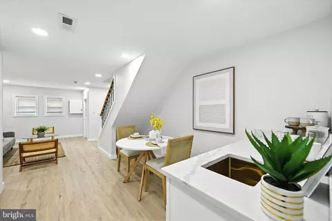 Entry Way - 342 E Federal St, Baltimore, MD 21202 photo 6 of 7
