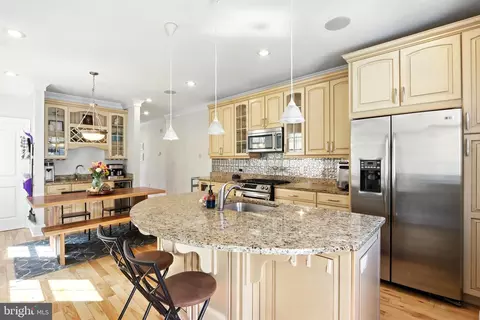 1009 Baylis St S, Baltimore, MD 21224