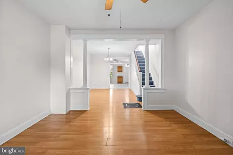 Living - 618 Denison St, Baltimore, MD 21229 photo 3 of 6