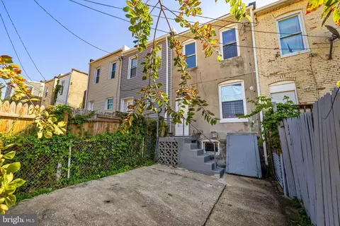 Exterior - 618 Denison St, Baltimore, MD 21229 photo 7 of 9