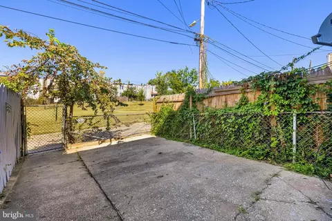 Exterior - 618 Denison St, Baltimore, MD 21229 photo 5 of 9