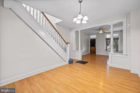 Entry Way - 618 Denison St, Baltimore, MD 21229 photo 6 of 9