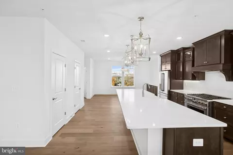 Entry Way - 117 E Cromwell St # B, Baltimore, MD 21230 photo 7 of 10