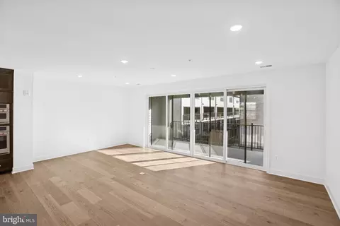 Living - 117 E Cromwell St # B, Baltimore, MD 21230 photo 1 of 3