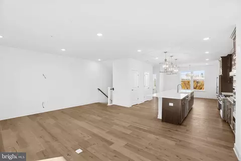 Entry Way - 117 E Cromwell St # B, Baltimore, MD 21230 photo 4 of 10
