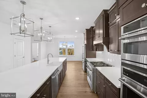Entry Way - 117 E Cromwell St # B, Baltimore, MD 21230 photo 8 of 10