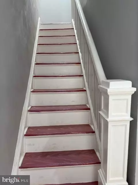 Entry Way - 2802 Sunset Dr, Baltimore, MD 21223 photo 5 of 8