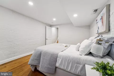 Bedroom - 614 S Curley St, Baltimore, MD 21224 photo 4 of 4