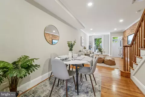 Dining - 614 S Curley St, Baltimore, MD 21224 photo 1 of 2