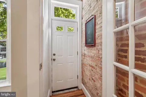 Entry Way - 614 S Curley St, Baltimore, MD 21224 photo 1 of 3