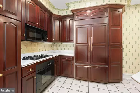 Kitchen - 700 Washington Pl #2D, Baltimore, MD 21201 photo 1 of 4