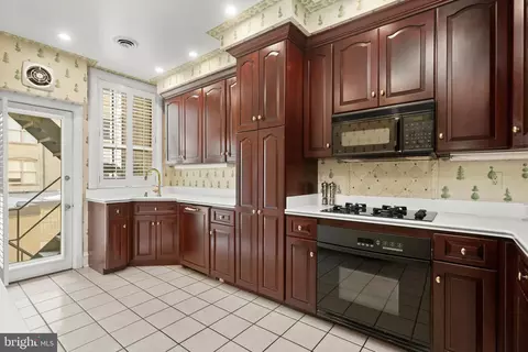 Kitchen - 700 Washington Pl #2D, Baltimore, MD 21201 photo 4 of 4