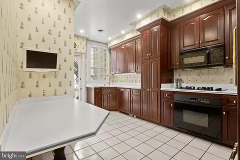 Kitchen - 700 Washington Pl #2D, Baltimore, MD 21201 photo 2 of 4