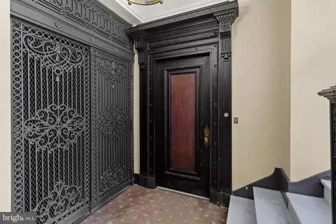 Entry Way - 700 Washington Pl #2D, Baltimore, MD 21201 photo 2 of 5