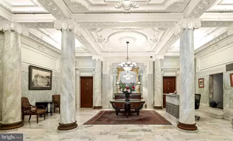 700 Washington Pl #2D, Baltimore, MD 21201