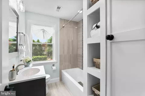 Bath - 1648 Ingram Rd, Baltimore, MD 21239 photo 1 of 4