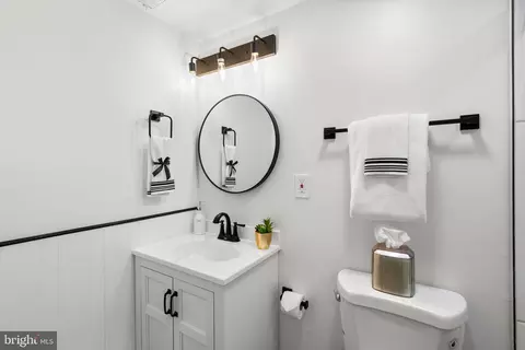Bath - 1648 Ingram Rd, Baltimore, MD 21239 photo 3 of 4