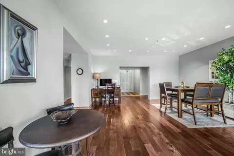 Dining - 10 E Lee St #1408, Baltimore, MD 21202 photo 2 of 4
