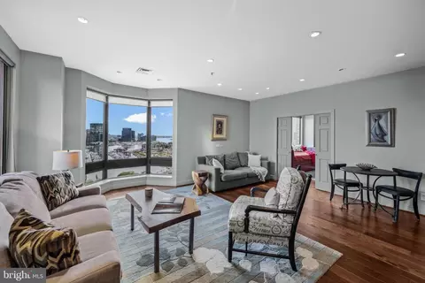 Living - 10 E Lee St #1408, Baltimore, MD 21202 photo 5 of 8