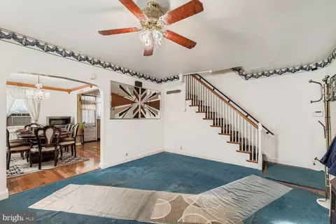 Entry Way - 4701 Dunkirk Ave, Baltimore, MD 21229 photo 1 of 4