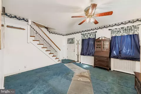 Living - 4701 Dunkirk Ave, Baltimore, MD 21229 photo 2 of 2