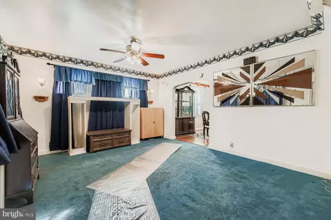 Living - 4701 Dunkirk Ave, Baltimore, MD 21229 photo 1 of 2