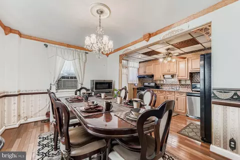 Dining - 4701 Dunkirk Ave, Baltimore, MD 21229 photo 1 of 2