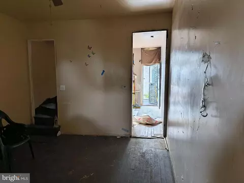 Entry Way - 1721 N Regester St, Baltimore, MD 21213 photo 2 of 9