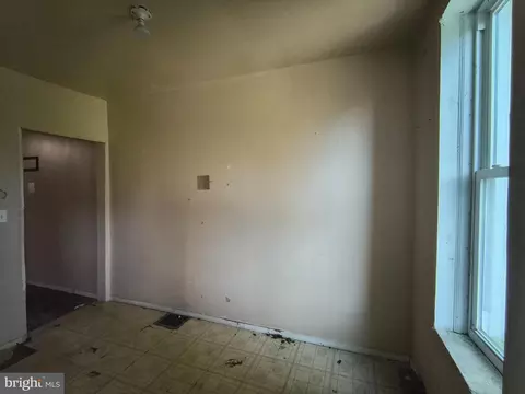 Entry Way - 1721 N Regester St, Baltimore, MD 21213 photo 7 of 9