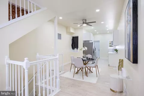 Entry Way - 1004 Bennett Pl, Baltimore, MD 21223 photo 3 of 6