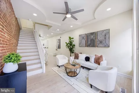 Entry Way - 1004 Bennett Pl, Baltimore, MD 21223 photo 1 of 6