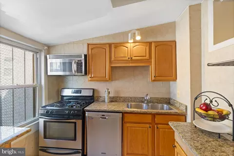 Kitchen - 806 S Highland Ave, Baltimore, MD 21224 photo 2 of 3