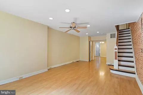 Living - 806 S Highland Ave, Baltimore, MD 21224 photo 2 of 3
