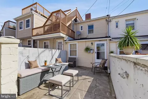 Exterior - 806 S Highland Ave, Baltimore, MD 21224 photo 2 of 3