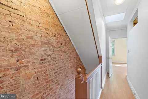 Entry Way - 806 S Highland Ave, Baltimore, MD 21224 photo 4 of 5