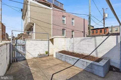 Exterior - 806 S Highland Ave, Baltimore, MD 21224 photo 3 of 3