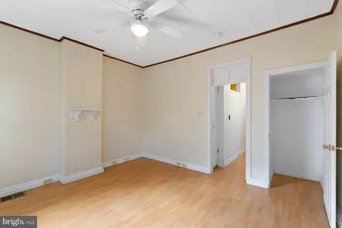 Entry Way - 806 S Highland Ave, Baltimore, MD 21224 photo 3 of 5